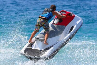 1-hour Single Jet Ski Rental in Seabrook - up to 2 passengers - Fuel, life jackets, and the $250 deposit: what your money really buys