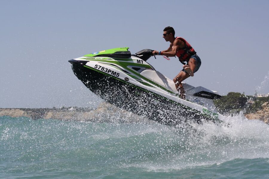 Algarve: Jet Ski Rental in Armação de Pêra - Yamaha VX WaveRunner (2024) for Beginners: Comfort Meets Control
