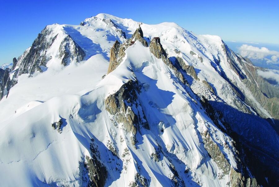 From Geneva: Chamonix Full-Day Ski Trip - Getting kitted in Chamonix: what’s included and what you must bring