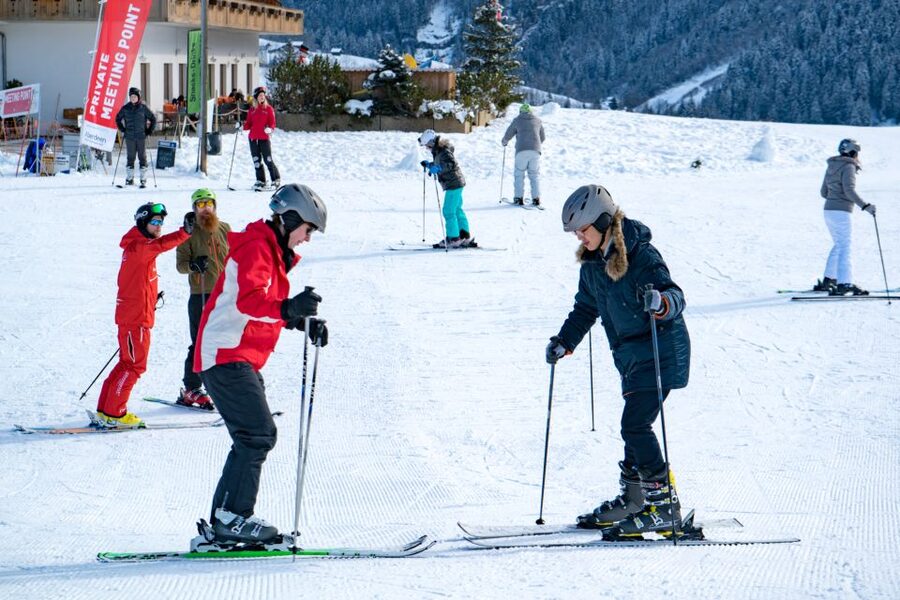 From Interlaken: 8-Hour Skiing in Grindelwald for Beginner's - What to pack for Grindelwald beginner skiing
