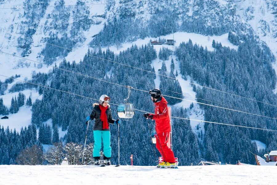 From Interlaken: 8-Hour Skiing in Grindelwald for Beginner's - The full-day rhythm: what an 8-hour beginner day feels like