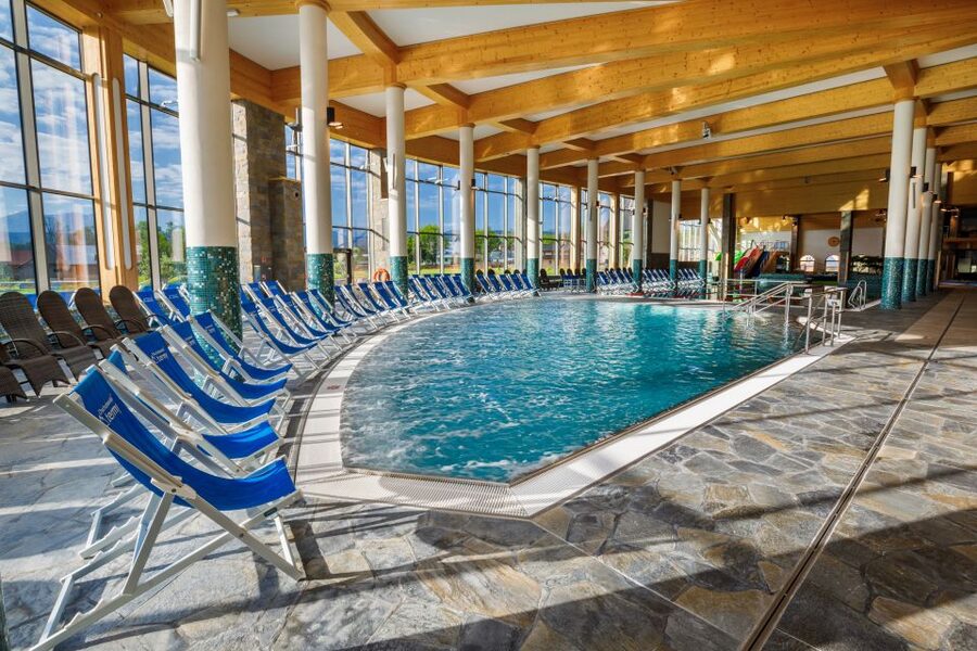 From Kraków: Tatra Mountans Ski Trip and Thermal Baths Visit - Packing list that prevents winter frustration