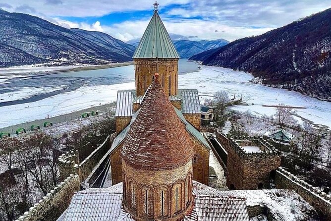 From Tbilisi to Gudauri Ski Resort, Zhinvali, Ananuri Day Trip - Gudauri Ski Resort: 90 Minutes to Try What You Want