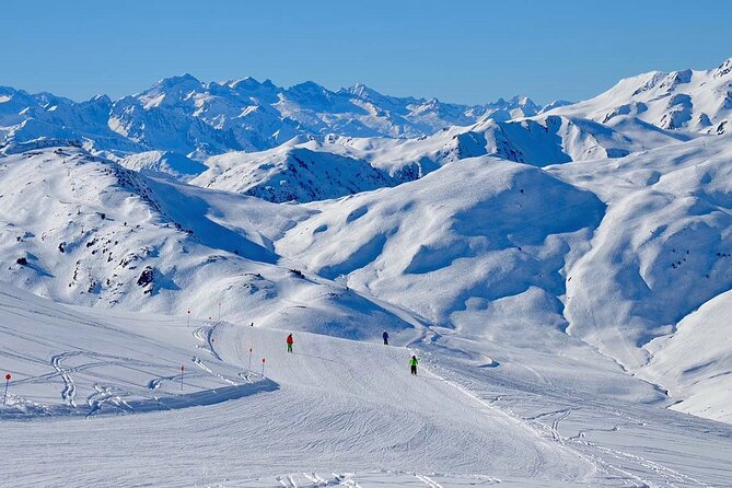Guided Ski Activity in Leida Equipment and Ski pass Included - Baqueira Superpack: what you’re really paying for