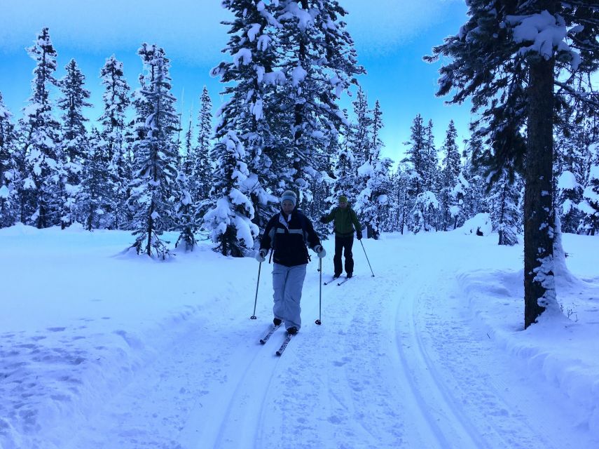 Lake Louise: Cross Country Skiing Lesson with Tour - Meeting at Lake Louise: what “10:30 AM” really means