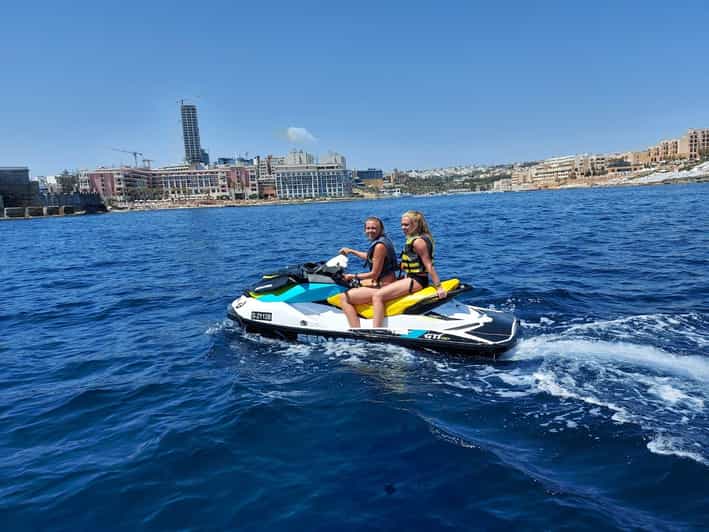 Malta: Jet Ski Rental - Getting Set Up at Sun & Fun Water Sports