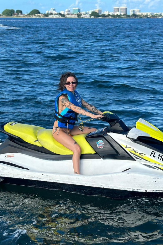 Miami Beach: Boat Ride and Jet Ski Rental - Where You Meet Royalty Rides and What Happens Right Away