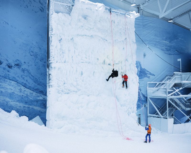 Oslo: Day Pass for Downhill Skiing at SNØ Ski Dome - Downhill fun: three alpine slopes and a beginner area