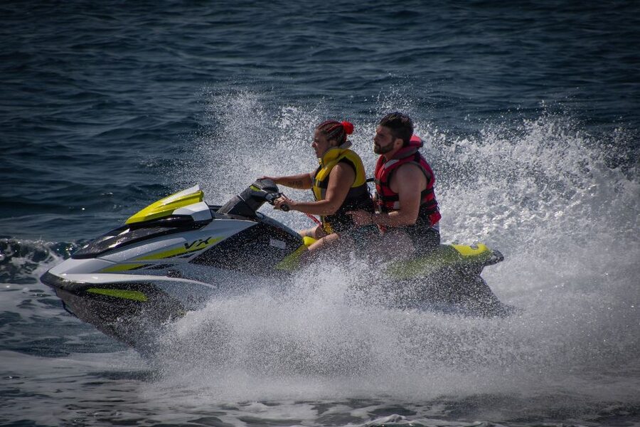 Santorini: Perivolos Beach Jet Ski Rental - Why Perivolos Beach Works So Well for Jet Skiing