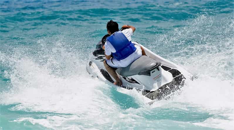 St. Julian's: Jet Ski Rental in St. George's Bay - What happens before you go fast: briefing, rules, and gear